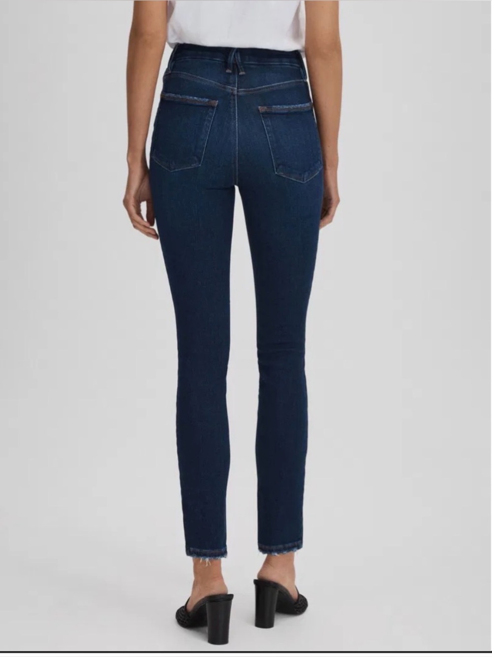 Good American | High Rise Skinny Jean - Picture 2 of 7